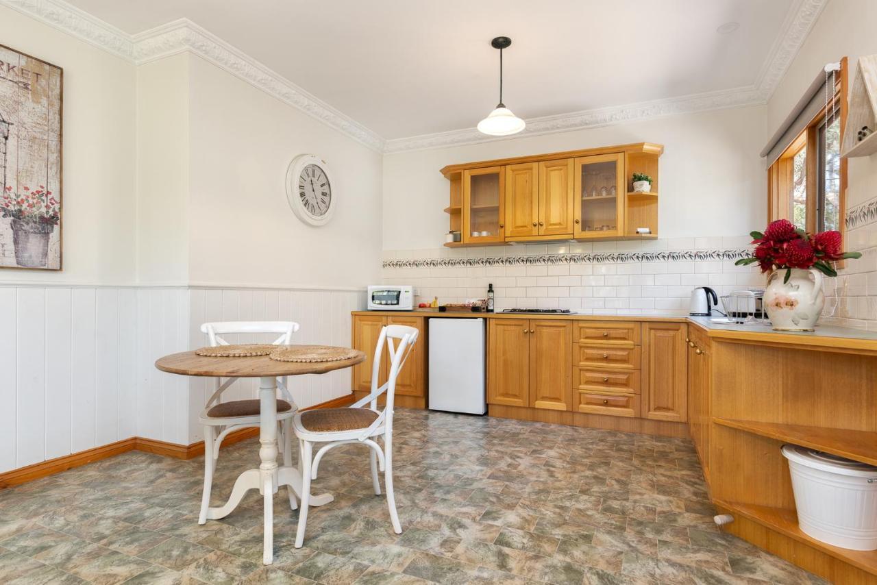 Cockatoo Cottages Bagian luar foto