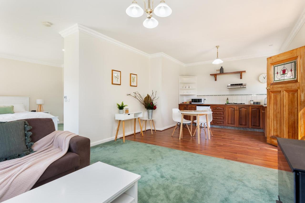 Cockatoo Cottages Bagian luar foto